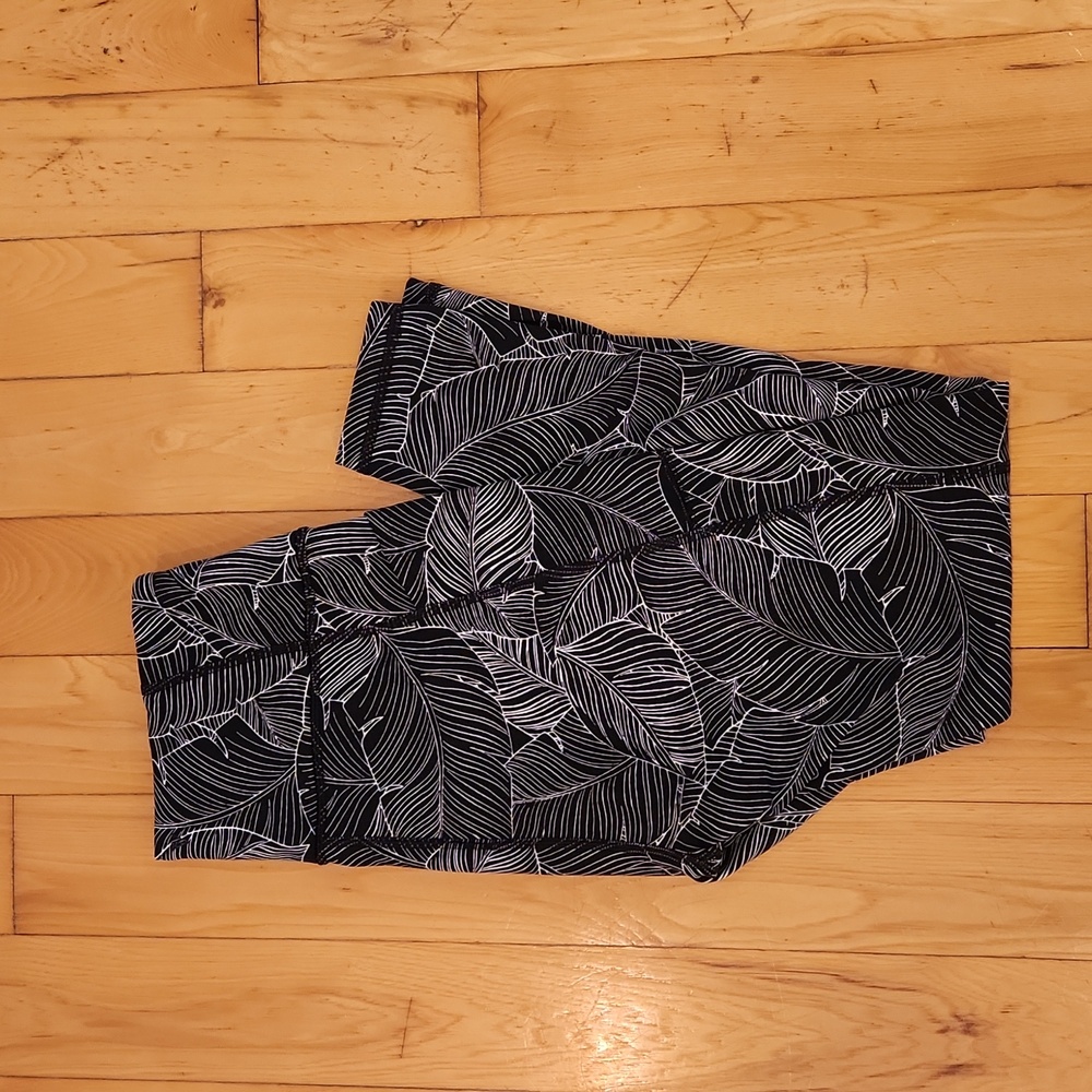 Victoria's Secret Flow On Point Leggings